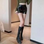 Women's Faux Leather Shorts – High-Waist Slim Fit Fashion Leather Hot Pants - 图片 2