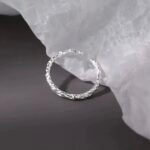 Elegant Silver-Tone Ring for Women – Minimalist Fashion Statement Jewelry