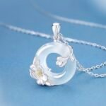 Elegant Silver & White Jade Pendant Necklace – Timeless Women's Jewelry Gift - 图片 3