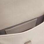 Calvin Klein White Crossbody Bag – Elegant Mini Square Shoulder Purse for Women - 图片 4