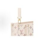 Louis Vuitton OnTheGo PM Dreamy Purple Tote Bag – Embossed Leather Monogram Shoulder & Crossbody Bag - 图片 4